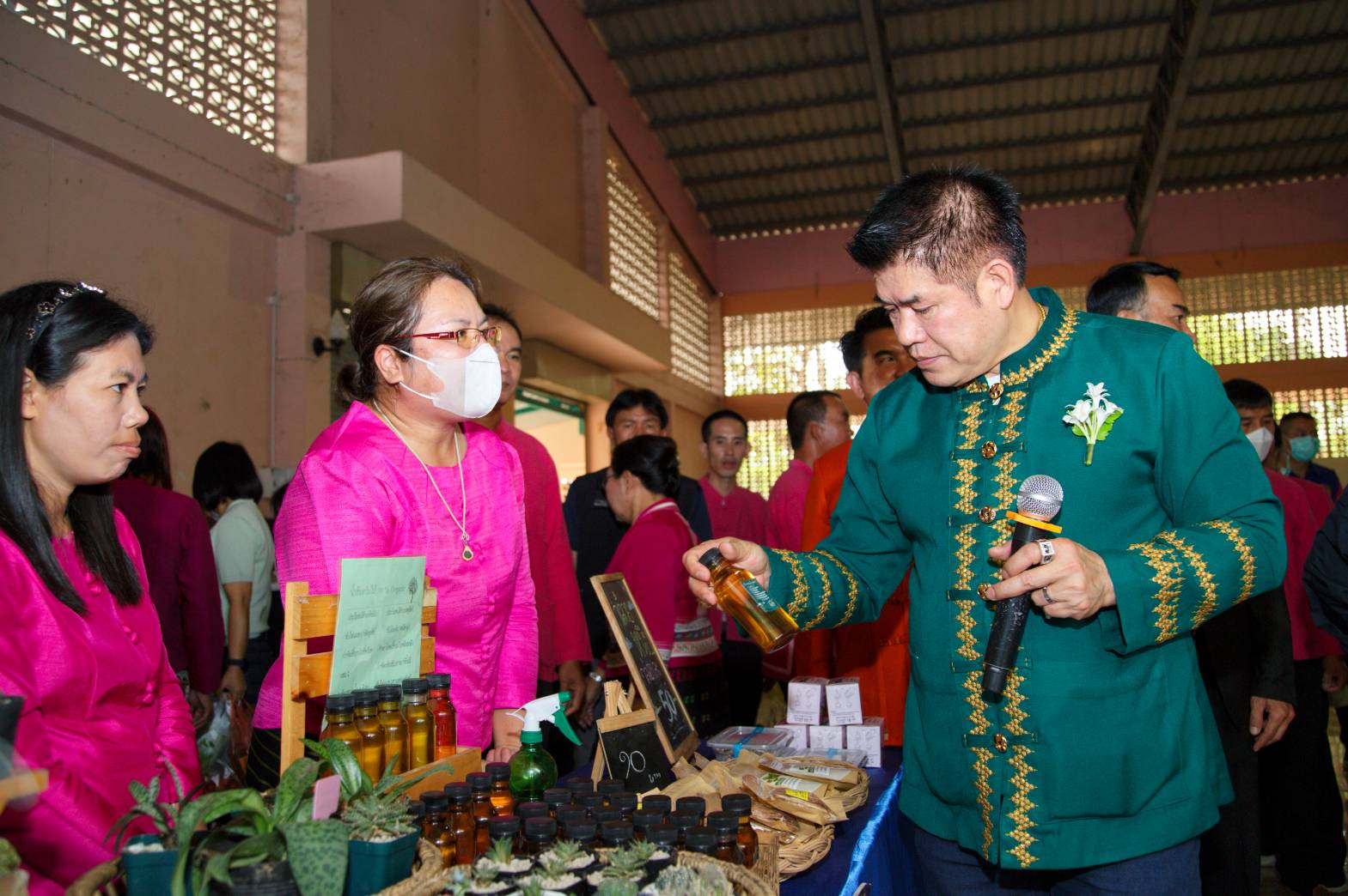 ผู้กองธรรมนัส ร่วมงานส่งเสริมสถาบันครอบครัว-พัฒนาสตรีฯ ที่พะเยา ยกการสร้างสถาบันครอบครัวคือความเข้มแข็ง