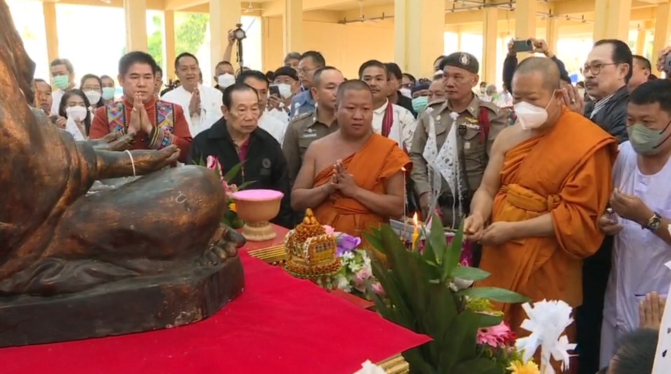 “ร.อ.ธรรมนัส” ร่วมพิธีมอบรูปเหมือนสมเด็จพุฒาจารย์ (โต พรหมรังสี) ให้พุทธมลฑลเชียงราย